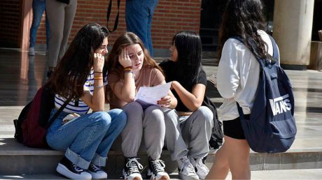 ¿Cómo es la vida estudiantil en España y Estados Unidos?