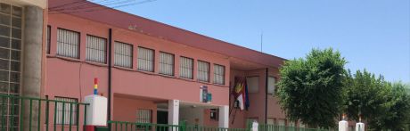 El fuerte viento daña parte de la cubierta del colegio de San Clemente