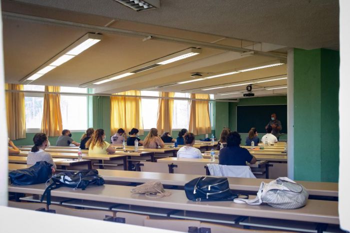 Un total de 9.500 opositores podrán examinarse este fin de semana en Castilla-La Mancha para optar a 615 plazas de promoción interna y personal laboral