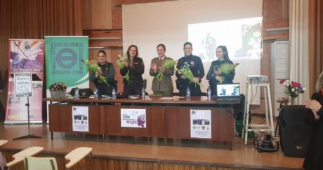 El IES Fernando Zóbel celebra el 8M con una charla-coloquio con mujeres de los Cuerpos y Fuerzas del Estado