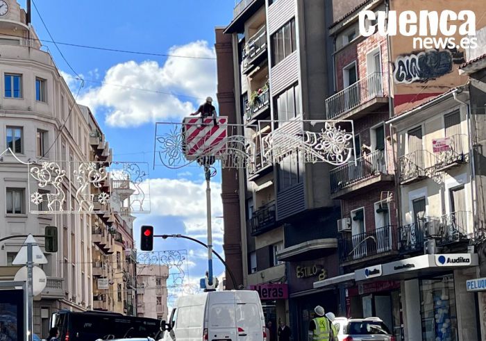 Lamentan que la iluminación navideña de la ciudad no se encuentre instalada y que no exista fecha para su alumbrado