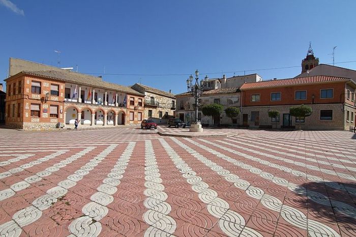 Horcajo de Santiago, Plaza de España