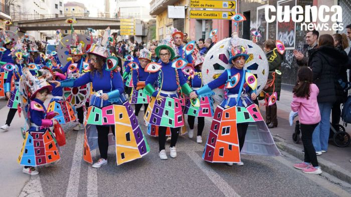 VIDEO | Cuenca se llena de colorido en su desfile de Carnaval