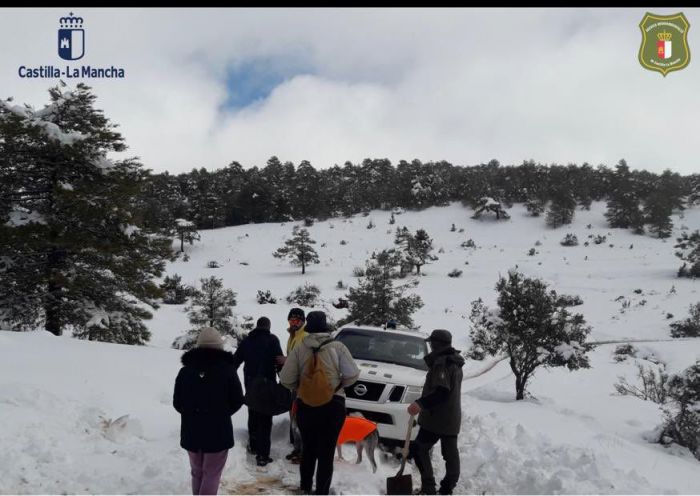 Rescatadas cuatro personas atrapadas a causa de la intensa nevada en refugio de Huerta del Marquesado