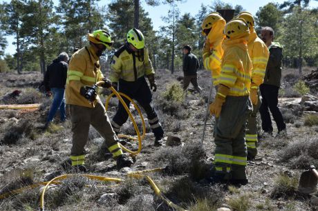 La delegada de la Junta asegura que los Servicios de Extinción de Incendios de Cuenca “son una referencia” para los estudiantes de Gestión Forestal