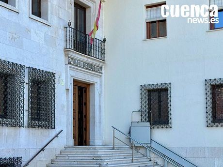 Hombre de 72 años juzgado por posesión ilegal de más de 60 armas en Cuenca