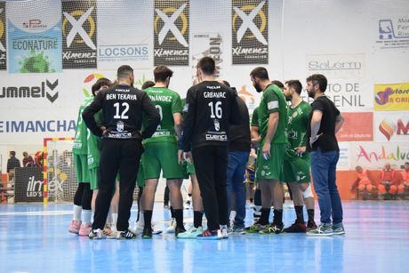 El BM Cuenca busca en casa de BM Nava el punto que necesita para asegurar la permanencia