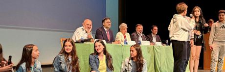 La Policía Nacional forma a 451 escolares en Cuenca sobre el uso seguro de Internet y redes sociales