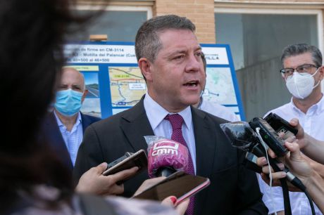 García-Page, con dolor y rabia, tras el hallazgo de una mujer y sus hijos asesinados en Las Pedroñeras