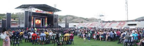 Territorio Musical garantiza la restauración del césped dañado dentro de los plazos establecidos en el contrato