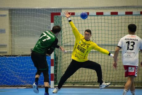 El BM Cuenca se impone con autoridad al Viveros Herol Nava (28-32)