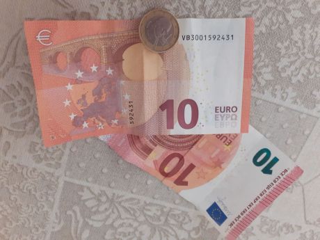 La Confederación de Empresarios señala que crece la financiación, pero lejos de lo deseable
