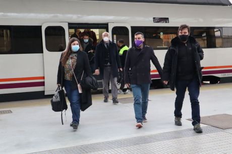 Transportes activa desde este jueves la venta de los abonos de tren y autobús