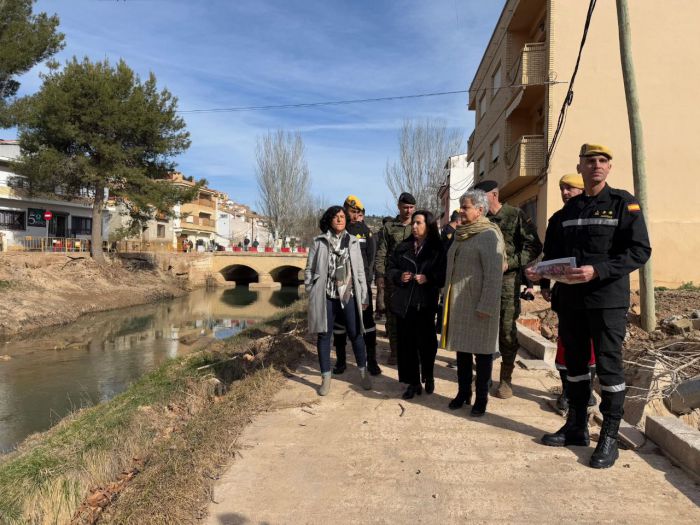 Los vecinos de Mira agradecen a las Fuerzas Armadas su labor tras la DANA: 'Sin ellos, la recuperación no habría sido posible'