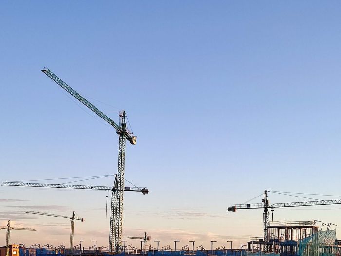 Las grúas dominan el horizonte en una nueva expansión urbana