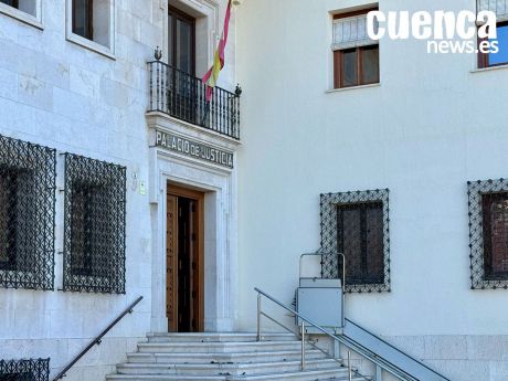 Piden un año y medio de cárcel para una empresaria agrícola por no dar de alta a 10 trabajadores