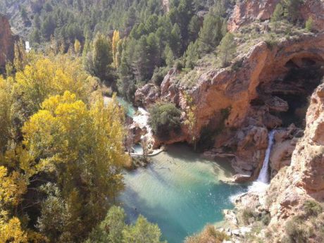 Implementan un nuevo protocolo para regular el baño y minimizar riesgos en las Chorreras del Cabriel