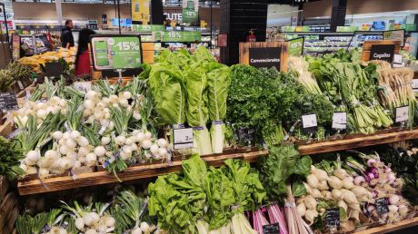 Alertan sobre la creciente inflación que sigue afectando negativamente a la economía