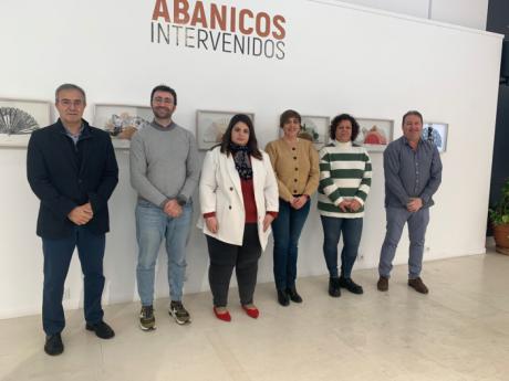 La Fundación Antonio Pérez lleva Abanicos Intervenidos a Tarancón dentro del programa de exposiciones itinerantes