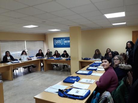 CEOE CEPYME y ACEM imparten en Iniesta un curso sobre Atención Sociosanitaria