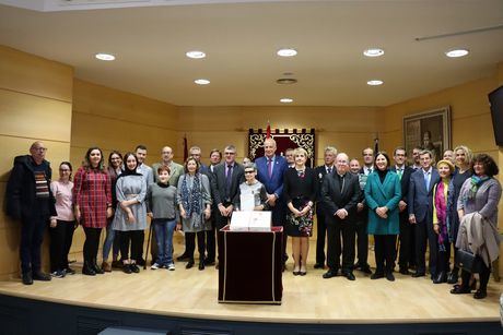 Lectura adaptada en el acto institucional de la Constitucio&#769;n Espan&#771;ola