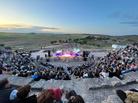 El inicio de Actuamos en Patrimonio ha sido “espectacular” con los conciertos de Miguel Poveda y La Frontera