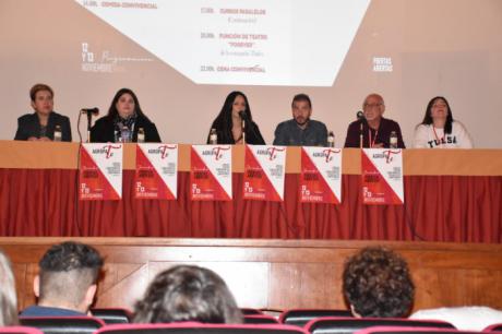 La Asociación Provincial de Grupos de Teatro de Cuenca ha celebrado en Iniesta una jornada de puertas abiertas