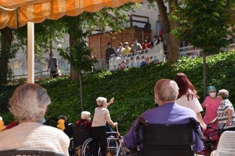 El equipo de gobierno de la Diputación rinde homenaje a los residentes y trabajadores de la Residencia Provincial en el día de su patrón