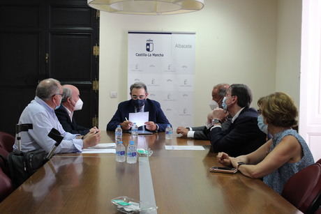 La Consejería de Sanidad y la Academia de Medicina de Castilla-La Mancha unen esfuerzos para desarrollar un calendario de acciones y actuaciones