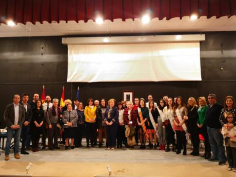 El Pedernoso rinde homenaje a la Constitución Española en su 40 aniversario. Un acto organizado por el Ayuntamiento y con la participación de asociaciones, cofradías y sociedad civil pedernoseña