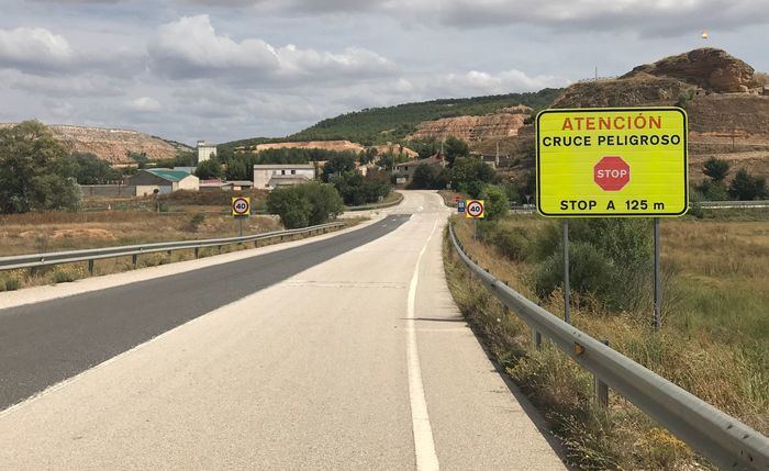 Se invierte más de 10.000 euros en mejorar el cruce entre la CM-310 y la N-320 en Cañaveras