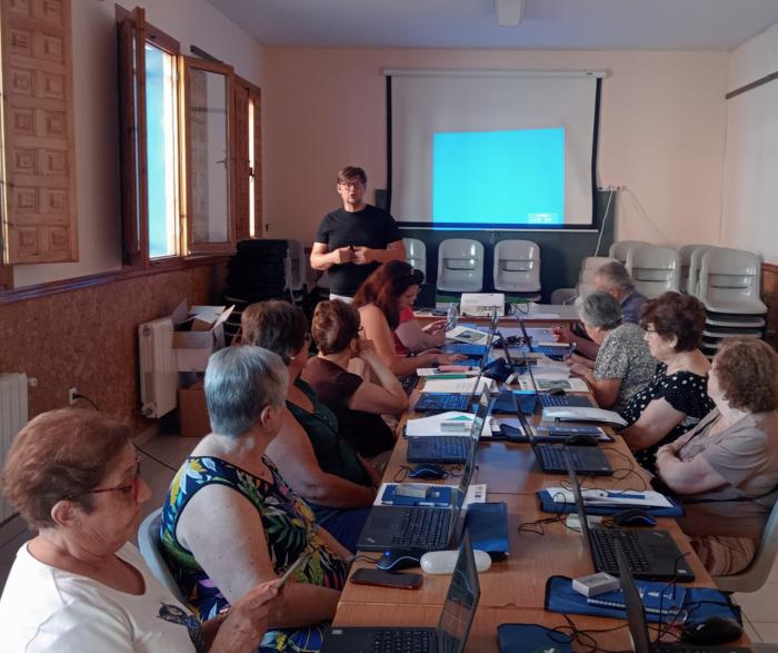CEDER Alcarria Conquense lleva a cabo talleres de comunicación digital en quince localidades de la comarca