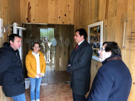 Mariscal visita las instalaciones del Albergue de Tejadillos tras su adjudicación y apertura al público