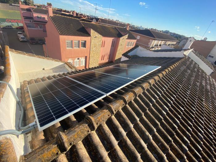 Se ponen en marcha las primeras comunidades solares independientes en Iniesta