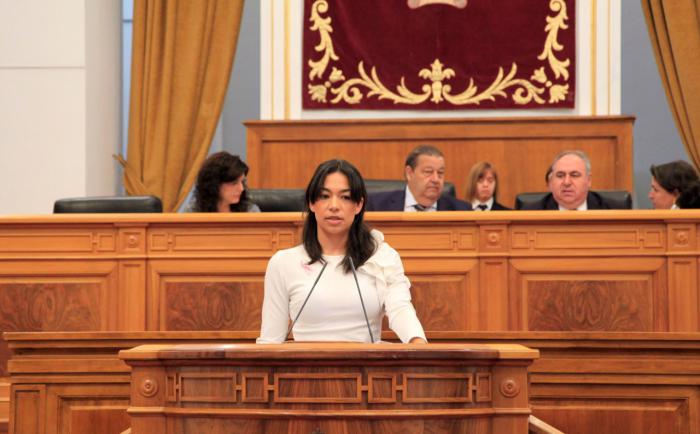 Alonso recuerda a Page que aún hay miles de alumnos en Castilla-La Mancha sin docentes y sin recibir clase