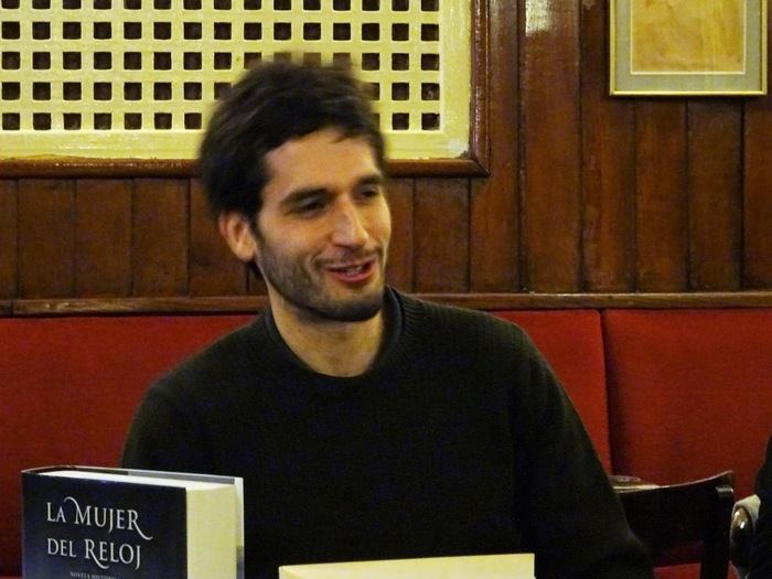 El escritor vitoriano Álvaro Urbina se reunirá este jueves de manera virtual con Las Casas Ahorcadas