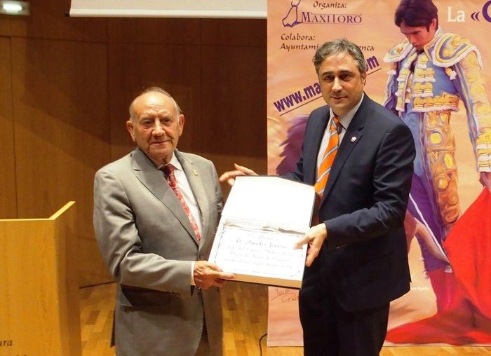 El Ayuntamiento distinguirá a Amador Jiménez por su dedicación como médico-cirujano de San Mateo