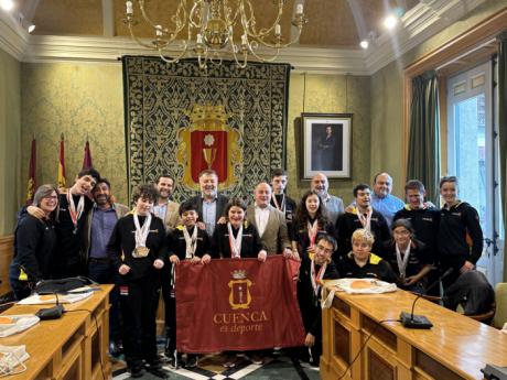 El Club Deportivo Amiab Cuenca es felicitado por sus cinco medallas en el Campeonato de España de Atletismo Feddi 2024