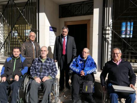 Mariscal muestra su apoyo a la asociación Aspaym en su labor a favor de las personas con discapacidad