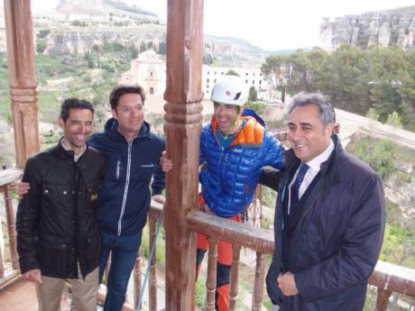 Llorens transmite su apoyo al alpinista Pedro Cifuentes por su participación en un rescate en el Fitz Roy