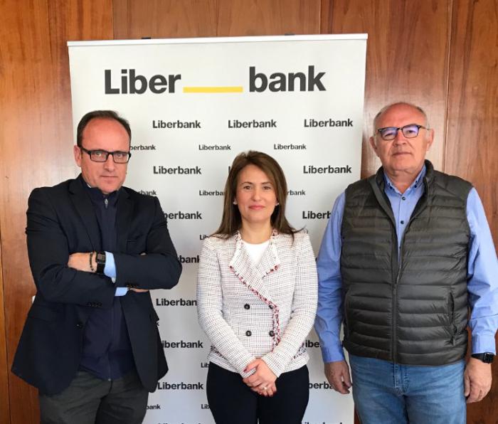 Los solicitantes de la PAC en Cuenca podrán beneficiarse de la colaboración entre ASAJA y Liberbank