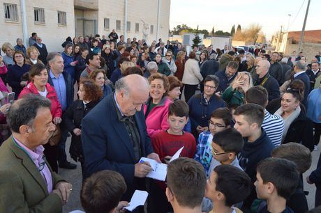 El pabellón deportivo municipal de Casas de Fernando Alonso ya lleva el nombre de Vicente del Bosque