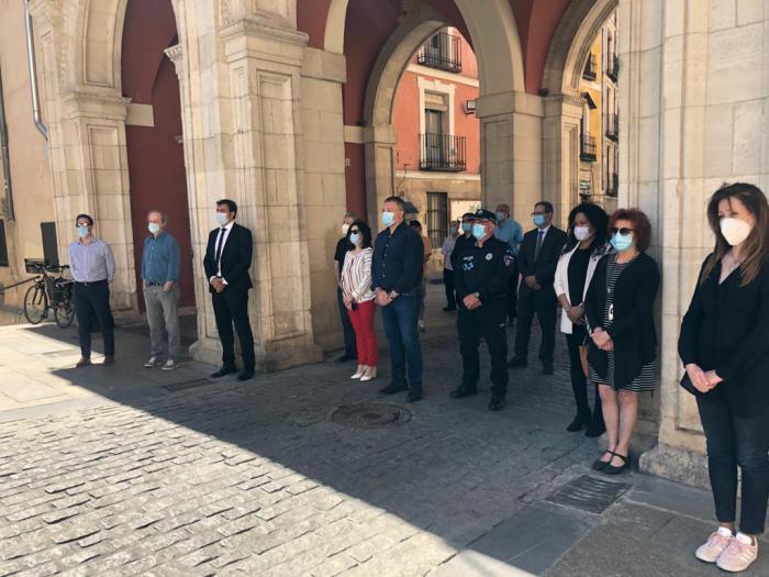 Cuenca guarda un minuto de silencio por las víctimas del COVID-19