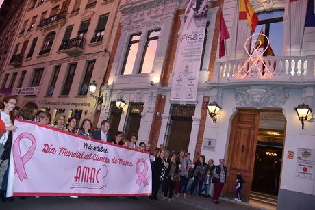 El Gobierno de Castilla-La Mancha apoya a AMAC en el día Internacional Contra el Cáncer de Mama, con una llamada a la prevención