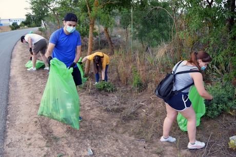 JJSS de Taranco&#769;n recoge 100 kg de basura en su I Batida de Limpieza