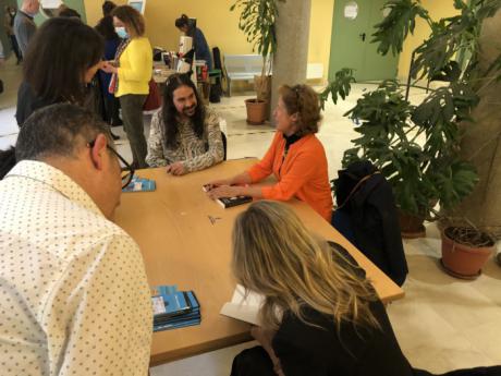 Las Casas Ahorcadas celebran un encuentro virtual con la escritora y subdirectora de El País Berna González Harbour