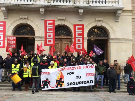 IU reprocha al PSOE los incumplimientos sobre los bomberos de la provincia