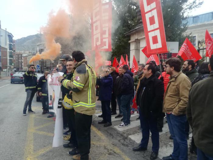 IU reprocha al PSOE los incumplimientos sobre los bomberos de la provincia