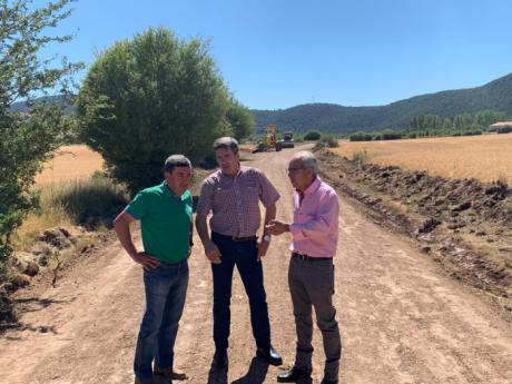 Diputación y Junta continúan con la rehabilitación de los caminos en la Serranía Alta