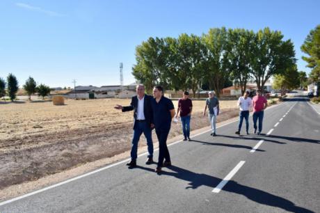 Concluidas las obras de la carretera que une Villar de la Encina y la N-420